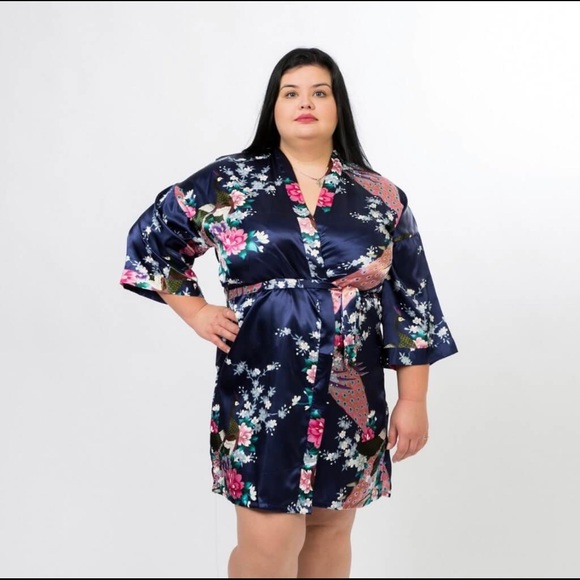 Sold Silky SmoothSatin Floral Peacocks Kimono Robes - Picture 2 of 9